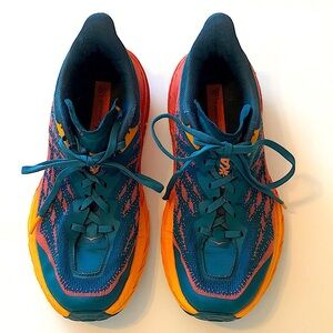 Women size 8 Hoka Speedgoat 5